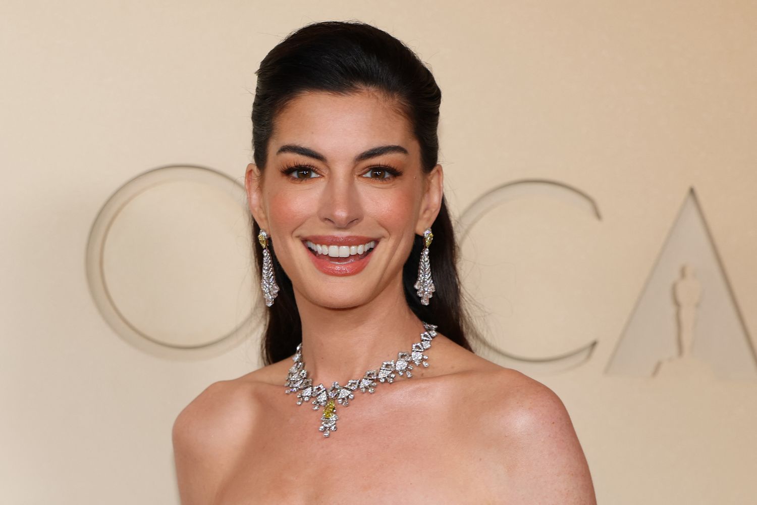 Anne Hathaway Motherhood